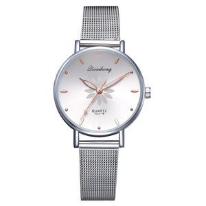 Titta på kvinnor Luxury Silver Populära Rose Dial Flowers Metal Ladies Armband Quartz Watch Ladies Wristwatch New Watch