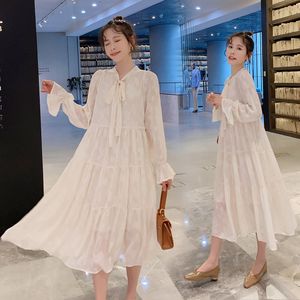 8113 2020 Spring Korean Moda Maternity Maxi Długa sukienka Plus Rozmiar Luźne Odzież Dla Kobiet w ciąży Słodki Długi Rękół Ciąża LJ201123
