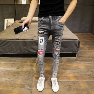 Frühling Herbst Teenager Hip Hop Ripped Loch Herren High-Tech bestickte Patch Jeans Koreanische schlanke Füße Mode Bleistift Hosen 201111