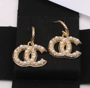 Massor 20style design 18K guldpläterad lyxdesigner dubbel bokstäver stud öron krok geometriska kända kvinnor kristall rhinestone pärla örhänge bröllopsfest smycken