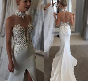 Sida Split Mermaid Bröllopsklänningar Kristaller Beaded Lace Appliques High Neck Bridal Gowns Knappar Tillbaka Beach Bröllopsklänning Robe de Mariée