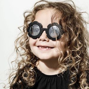 Мода дети милые дизайнерские солнцезащитные очки Симпатичные подсолнухи рамка с круглыми объективами UV400 мальчиков и очки для девочек