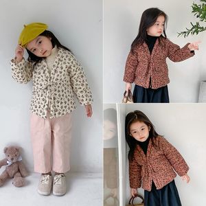 겨울 새로운 도착 한국어 스타일 2 색 소형 꽃 Sountryside 스타일 짧은 면화 코트 패션 귀여운 아기 소녀 LJ201124