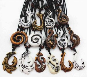 Wholesale lot 15pcs Mixed Hawaiian Jewelry Imitation Bone Carved NZ Maori Fish Hook Pendant Necklace Choker Amulet Gift MN542 220121