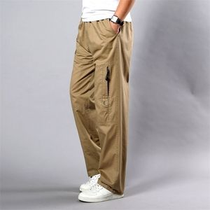 Summer Men's Khaki السراويل كبيرة الحجم مستقيم صالح أحجام كبيرة 5xl جيوب جانبية واسعة الساق القطن البضائع السوداء السراويل الذكور 220311