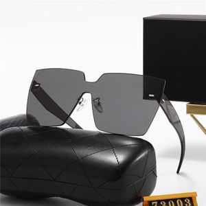 الفاخرة مصمم النظارات الشمسية مع المربع الأصلي للنساء الكلاسيكية الصيف أزياء نمط المعادن إطار العين النظارات أعلى جودة نظارات uv