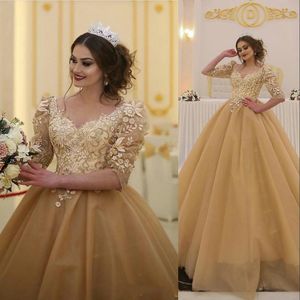 Nowa seksowna złota suknia balowa sukienki quinceanera v szyja koronkowe aplikacje kwiaty pół rękawów słodkie 16 futy
