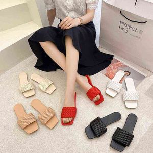 Slippers Women s Woven Flats New Female Flip Flops Soft Flat Slides Outdoor Beach Sandals Summer 220304