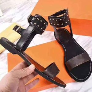 New - Luxury New Calf leather Platform Sandals Top Designer Rivet Women's Flat Saidandals 35-41 With box