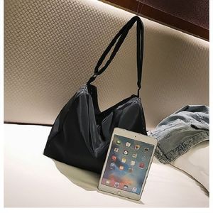 Borsa da viaggio semplice in stile coreano borsa da palestra sportiva moda femminile borsa a tracolla in nylon di grande capacità maschile Q0705