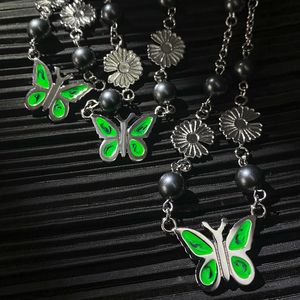 2020 New Daisy Green Butterfly Black Pearl Necklace Niche Design Short Sweater Chain Clavicle Chain Men and Women Ins Trend