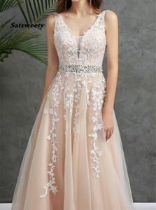 2023 Wedding Dresses V Neck Light Champagne Floor Length Applique Open Back A Line Backless Bridal Dress Vestido De Noiva Mariage218O