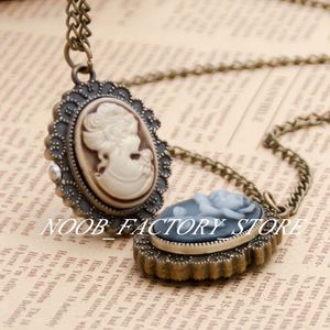 Ny kvarts vintage New Queen's Head Carved Rose Pocket Watch Halsband Smycken Partihandel Sweater Chain Fashion Pocket Watch Koppar Färg Stee