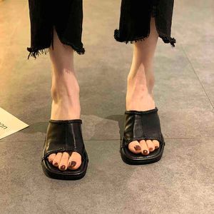 2022 새로운 패션 스퀘어 발가락 슬리퍼 여름 레오파드 섹시한 스타일 하이힐 오픈 발가락 통기성 여성 신발 Femal 샌들