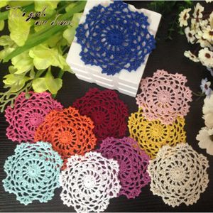 Ücretsiz Kargo 50 adet / grup DIY Toptan Ev El Yapımı Çiçek Tığ Doilies Yuvarlak Fincan Mat Pad 10 cm Coaster Placemats T200708