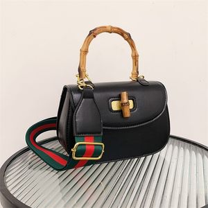 Handtasche für Damen, Frühling, Minderheit, tragbar, einzelne Diagonale, einfach, klein, quadratisch, Fabrikgroßhandel, 70 % Rabatt