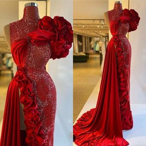 Lyxiga High Neck Red Afton Klänningar 2020 Kristaller Beading Ruffles Side Split Sexy Prom Gowns Sequined Vestido de Novia