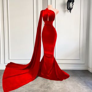 Real Picture Long Evening Dresses 2022 One Shoulder Sexy Mermaid Style African Black Girls Red Velvet Fitted Prom Gowns