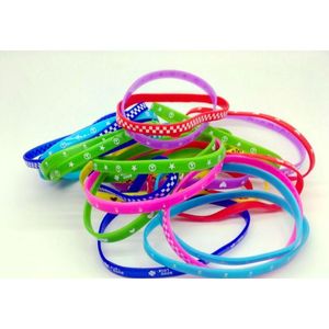 Glow Jelly 1000pcs الكثير من Sile Wristband Rubber مرنة السوار الجمجمة الفراشة وما إلى ذلك.