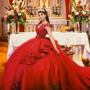 Vestidos de XVAñosブルゴーニュレッドQuinceaneraドレス3D花レースレースアップボールガウンスウィート16ブチデーウェア