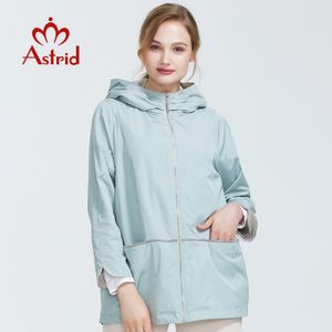 아스트리드 여성 봄 새로운 컬렉션 봄 하늘 푸른 큰 크기 트렌치 여성 코트 짧은 여성 패션 오버코트 AS-6102 201028