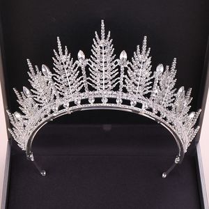 2021 Altın Prenses Şapkalar Chic Gelin Tiaras Aksesuarları Çarpıcı Kristaller İnciler Düğün Tiaras ve Taçlar 12154