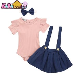 Neugeborenen Baby Mädchen Kleidung Set Mode Rüschen Rosa Strampler Tops Stirnband Strap Kleid Für Mädchen Outfits Sommer Säuglings Kleidung Sets LJ201221