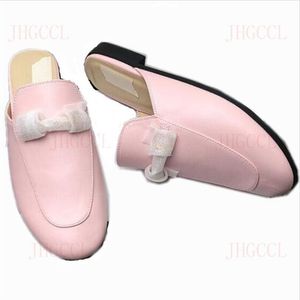 Pantofole in pelle con muli femminili stile nuovissimo Scarpe firmate Muli Scarpe pigre Mocassini