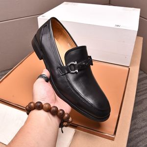 販売ブラック高品質のフォーマルドレスシューズ穏やかなデザイナーのための男性のための本物の革靴の尖ったつま先のメンズビジネスオックスフォードカジュアルシューズ