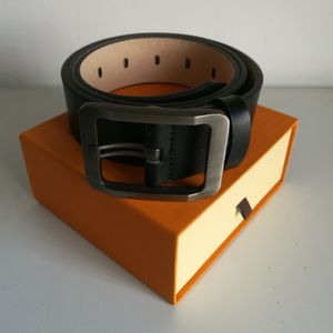 Nuova cintura Cool Designer cinture di design di alta qualità cinture con fibbia liscia Accessori di lusso con scatola arancione