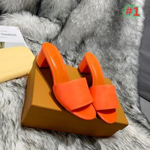 2020 Trendy Womens Slippers Beautiful Scuffs Shoes Summer Beach Slides Girls Slippers Flops Loafers Sexy Sandals 35-44With box