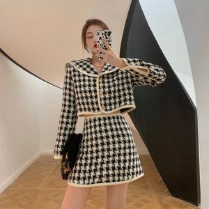 2021 Eine Linie Autumn Vintage Houndstooth Tweed 2-Stück-Set Frauen plaid ein Brauen Short Jacket Coat + Bodycon Minirockanzug Outfit