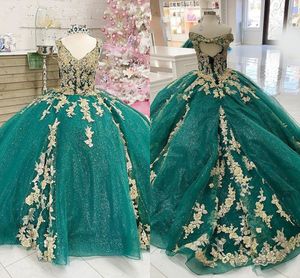 Ouro Bordado Bordado Quinceanera Vestidos Emerald Green Cap V-Pescoço Vestido de Bola Bling Tulle Doce 15 Meninas 16 Prom Vestido