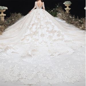 Hochzeitskleid Weiß großhandel-Luxus Dubai Ballkleid Brautkleider Lange Ärmel Spitze Appliqued Brautkleider Elegante Arabian Custom Made Vestidos de Novia