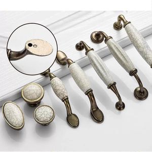 2pcs Antique Crack Ceramic Door Dauds European Meurniture Draker Pulls Kitchen Scile -ручки и