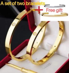 En uppsättning av två armband Charm Bangles Cuff Kvinnor Män cz Titanium Stålskruvskruvmejsel Kärlek Bracelets Gold Nail Bracelet Couples Gift