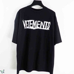 Oversized Devetements T Shirt Graffiti Letter Geek Men Kvinnor Vetement T-shirt Broderi G1229