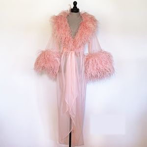 Luxury Ostrich Feather Bride Sleepwear Robes Pink Sexy V Neck Long Sleeve Custom Made Ruffles Tulle Women Sleepwear Pajamas Dresses