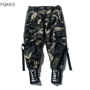 Fgkks homens camuflagem camuflagem carga moda moda masculino hip hop lápis calças homens 100% casual calça de moletom marca 201113
