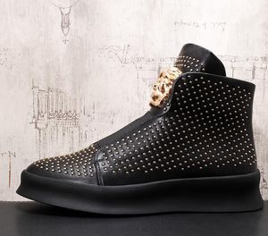 Nuevo estilo, botas altas de alta calidad con remaches dorados, decoración de picos, diseño de estilo París, zapatos planos informales Punk Rock