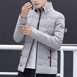 Nowy zimowy płaszcz Mężczyźni zagęścić Casual Parka Slim Fit Storodek Wodoodporny Ciepły Stojak Kołnierz Outwear Płaszcz 201218