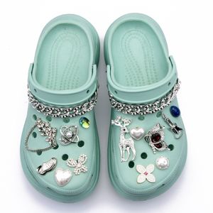 Gorący Sprzedawanie 1 Sztuk Metal Croc Buty Charms Wysokiej Jakości Zwierzęta Buty Dekoracje Pearl Leaf Kwiat Klejnoty Nadgarstek Dziewczyna Akcesoria