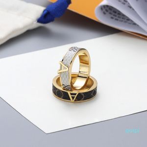 Luxurys Jewelry Women's Designers Ring Men's New Rings steel Letter Skin no fade Trend fashion Couple pop personality hand