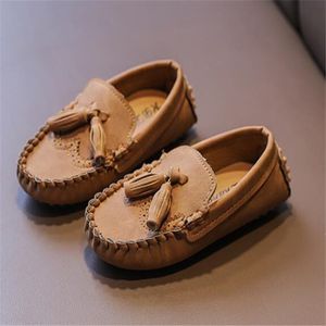 Moda Crianças Sapatilhas Casuais sapatos para crianças meninos meninas sapatos de couro clássico mocassins toddler bebê borla franja barquinho sapato flats