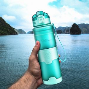 Bottiglie d'acqua sportive Protein Shaker Portable Motion Bicchieri a tenuta stagna My Drink Bottle BPA Free Outdoor Travel Camping Hiking 201105