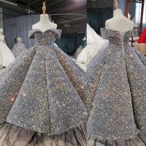 2021 Yeni Gümüş Bling Sequins Kızlar Pageant Elbiseler Şişmiş Omuz Kapalı Dantelli Çiçek Kız Elbise Balo Kızlar için Parti Elbiseler