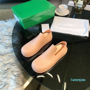 Tasarımcı Kadın Terlik Yağmur Çizmeleri Kauçuk Sandalet Slingback Kayış Mat Platformu Su Geçirmez Kalın Alt Patik Şeker Renkler 4776