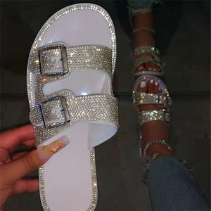 Kvinna Bling Tofflor Kvinnor Casual Outdoor Slides Ladies Beach Skor Kvinnor Fashion Spänne Flats Kvinnors Skodon Plus Storlek 43 Y1120