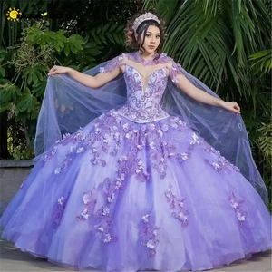 2022 eleganti abiti Quinceanera viola chiaro lavanda con mantello corsetto in rilievo con applicazioni di pizzo vestido de 15 anos gonna gonfia abito dolce 16 BC10931 C0304