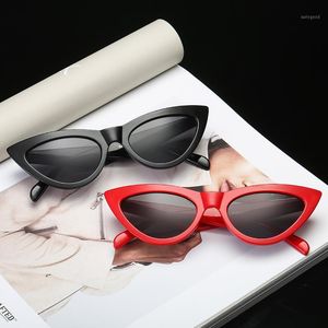 Nero Rosso Cat Eye Shaper Sexy Casual Fashion Vintage Brand Trendy Occhiali da sole Donna Fashion Eyewear1